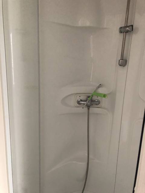 Cabine de douche du mobil home d'occasion IRM Emeraude 2CH