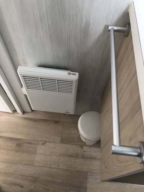 Radiateur salle de bain du mobil home Louisiane Tamaris 2011
