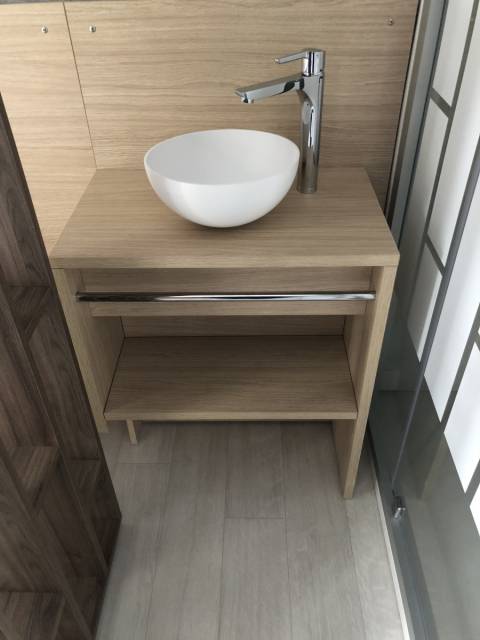 Meuble vasque chambre parentale du mobil home neuf Louisiane Taos F5