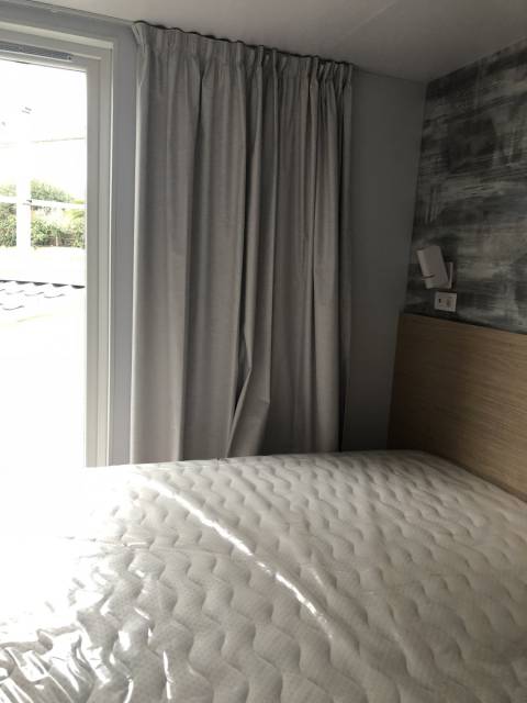 Chambre parentale du mobil home neuf Louisiane Taos F5