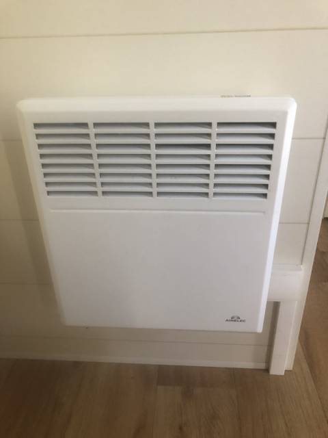 Radiateur du mobil home d'occasion Louisiane Grand Large 2009