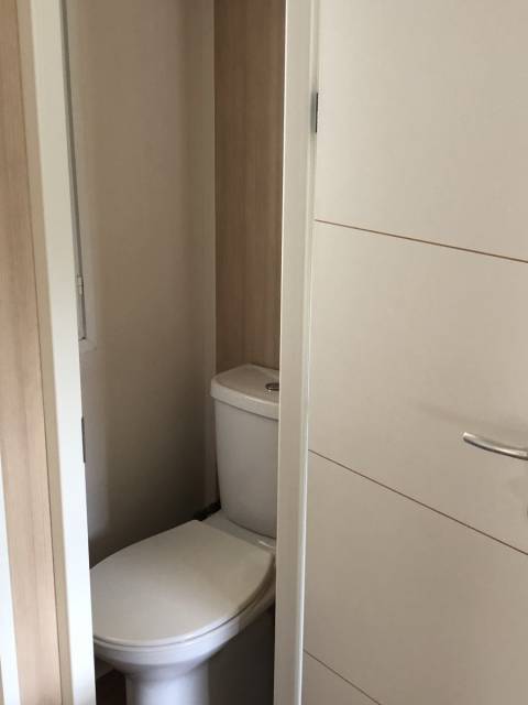 Toilette du mobil home d'occasion Sun Roller 3CH