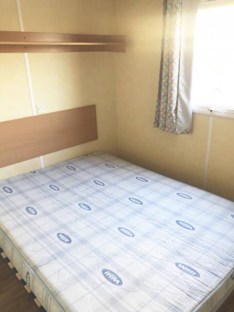 Chambre parentale du mobil home d'occasion IRM Super Mercure 2CH