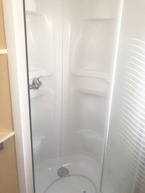 Douche du mobil home d'occasion IRM Super Titania 2007