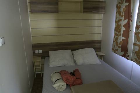 Chambre parentale du mobil home d'occasion IRM Casita 3CH 2009