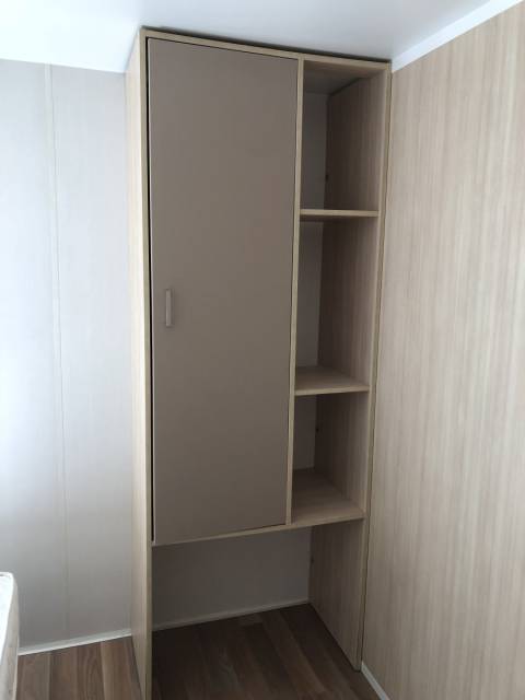 Armoire penderie du mobil home d'occasion Sun Roller Fidji 2008