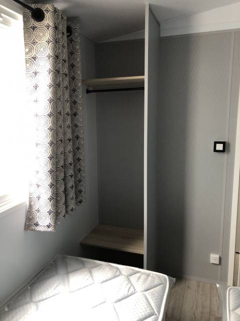 Penderie chambre enfants du mobil home neuf Louisiane SAMOA 2019