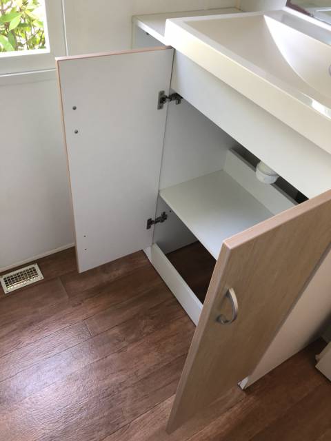 Meuble vasque salle de bain parentale du mobil home d'occasion O'Hara 934 3 chambres