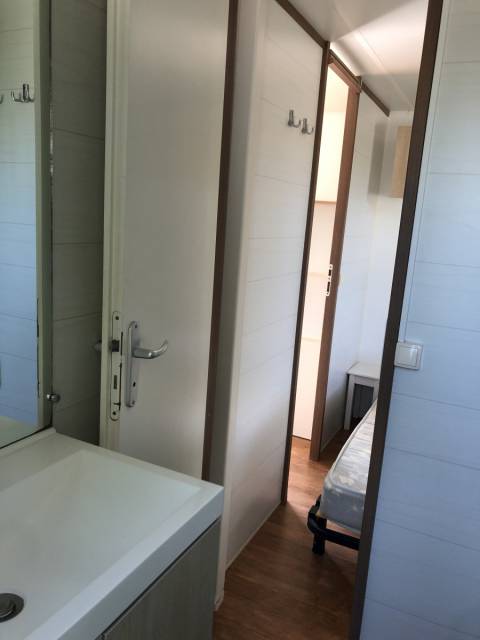 Salle de bain du mobil home d'occasion O'Hara 934 3 chambres