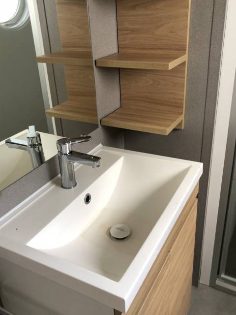 Évier salle de bain du mobil home neuf O'Hara 784 2 chambres 2017