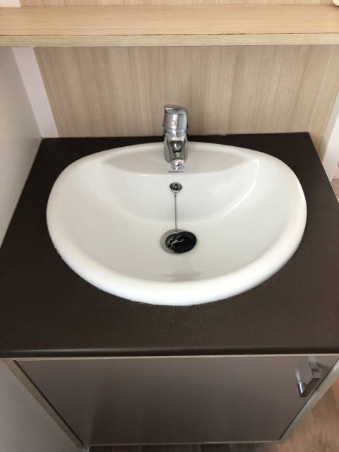 Meuble vasque du mobil home occasion Sun Roller Fidji 2009
