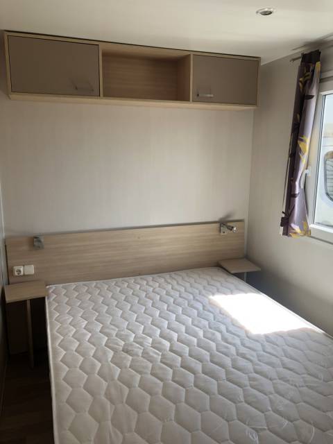 Chambre parentale du mobil home occasion Sun Roller Fidji 2009