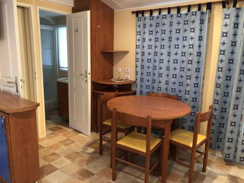 Salle à manger du mobil home d'occasion IRM Super Titania Résidentiel 2 chambres