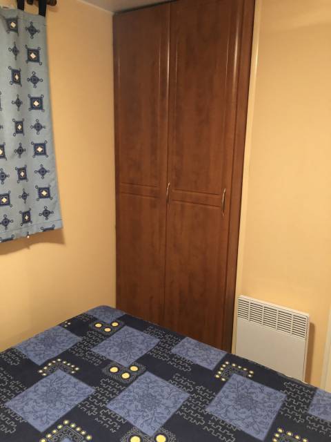 Armoire chambre parentale du mobil home d'occasion IRM Super Titania Résidentiel 2 chambres