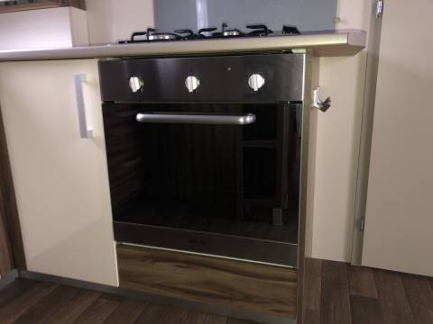 Four du mobil home d'occasion 3 chambres IRM MARINA 2012