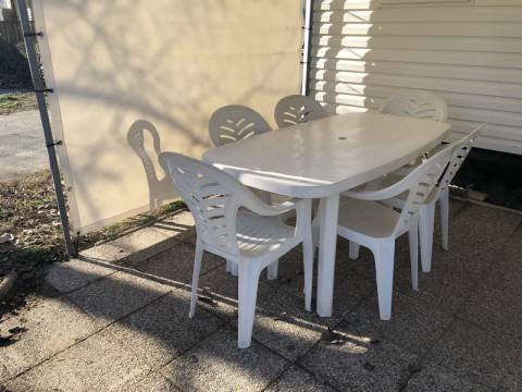 Salon de jardin du mobil home d'occasion sur parcelle 2ch IRM Titania