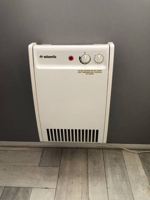 Radiateur salle de bain du mobil home d'occasion sur parcelle 2ch IRM Titania