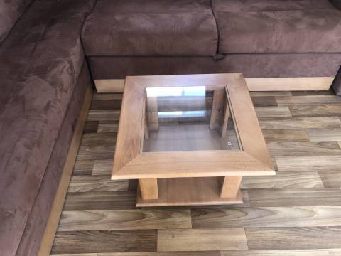 Table basse salon du mobil home d'occasion IRM Rubis 2008 - 2 chambres