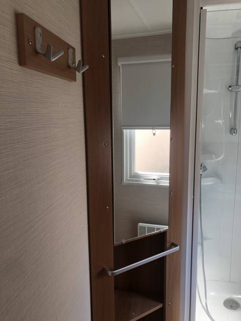 Étagères salle de bain du mobil home d'occasion IRM Rubis 2008 - 2 chambres