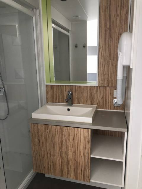 Salle de bain du mobil home o'Hara Key West 2013 2ch