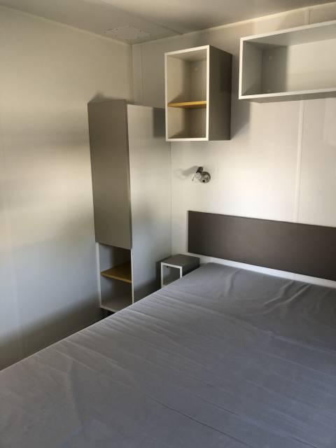 Chambre parentale du mobil home d'occasion IRM Super Mercure 2017