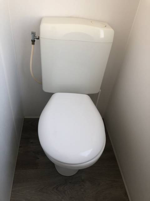 WC du mobil home d'occasion 2 chambres IRM Super Mercure Access 2013