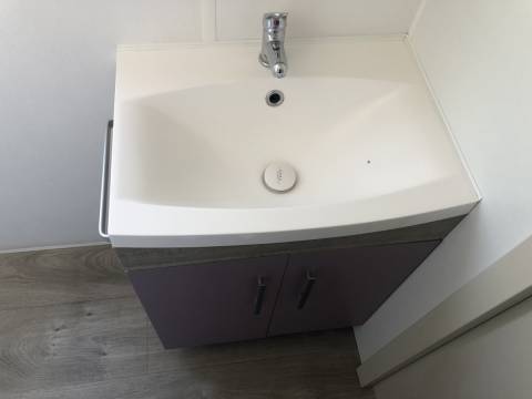 Meuble vasque du mobil home d'occasion 2 chambres IRM Super Mercure Access 2013