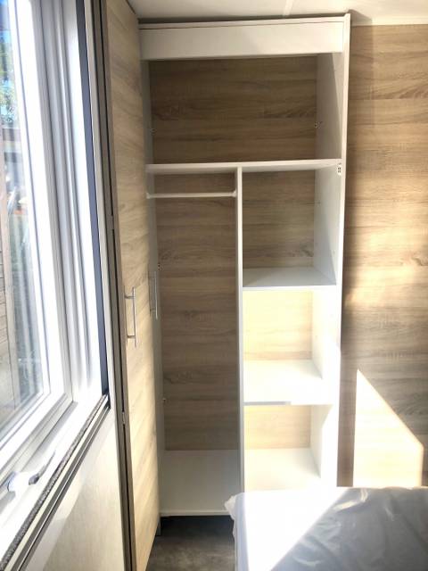 Penderie de la chambre parentale du mobil home neuf 2 chambres - IRM Azalée 2020