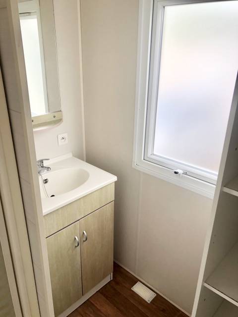 Salle de bain du mobil home d'occasion 2 chambres O'HARA 734