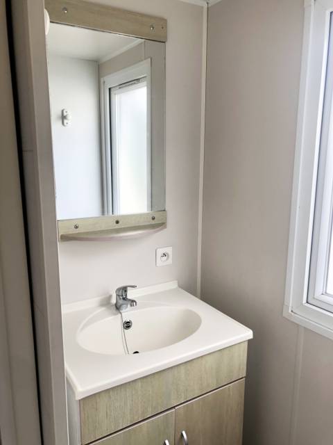 Salle de bain du mobil home d'occasion 2 chambres O'HARA 734