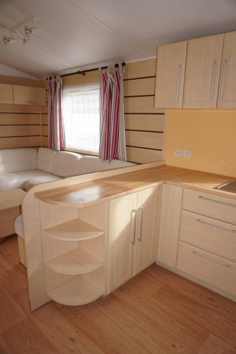 Cuisine du mobil home d'occasion 3ch IRM Super Constellation Confort 2006