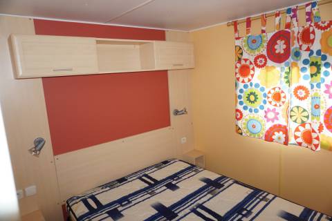 Chambre parentale du mobil home d'occasion 3ch IRM Super Constellation Confort 2006