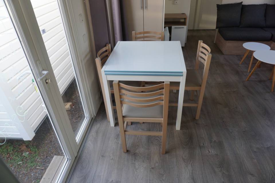 Salle à manger du mobilhome d'occasion 3ch IRM Aventura 2018