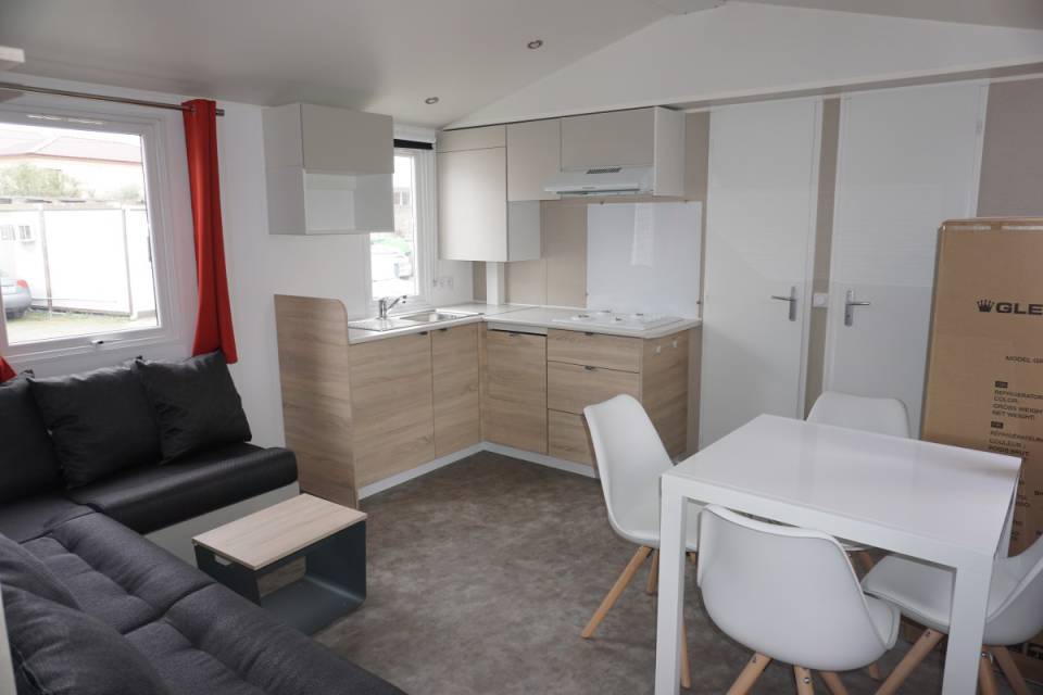 Intérieur du mobil home neuf 2ch IRM azalée 2021