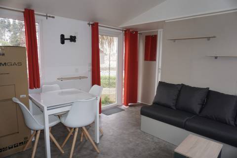 Intérieur du mobil home neuf 2ch IRM azalée 2021