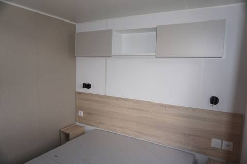 Chambre parentale du mobil home 2ch IRM azalée 2021