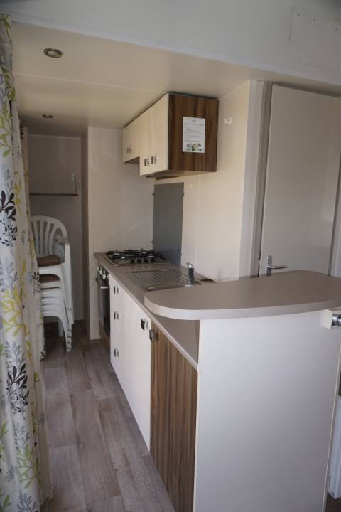 Cuisine du mobil home d'occasion 2 chambres IRM Merveilla