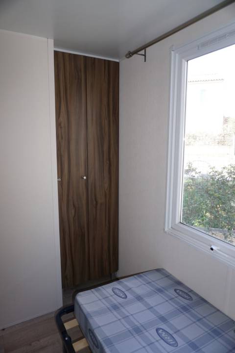 Penderie chambre enfants du mobil home d'occasion 2 chambres IRM Merveilla
