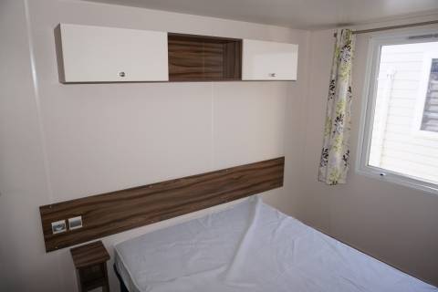 Chambre parentale du mobil home d'occasion 2 chambres IRM Merveilla