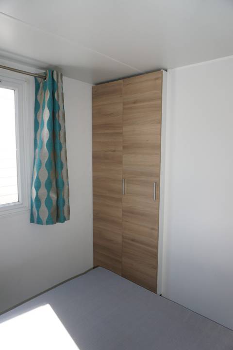 Penderie de la chambre parentale du mobil home IRM Eleganzia année 2014