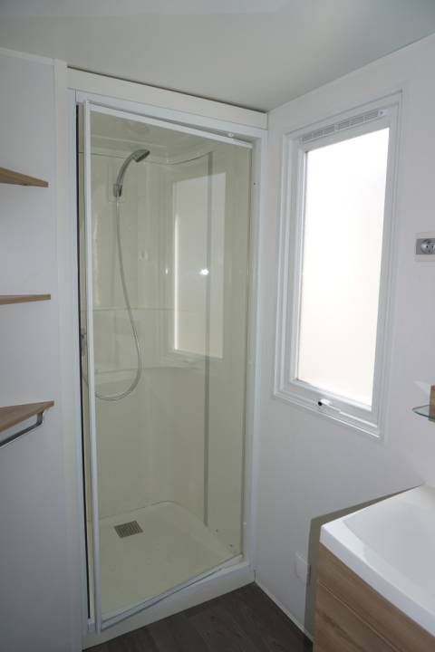Salle d'eau du mobil home IRM Eleganzia année 2014