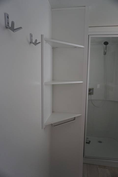 Salle d'eau du mobil home d'occasion sur parcelle en camping IRM Super Mercure 2 chambres