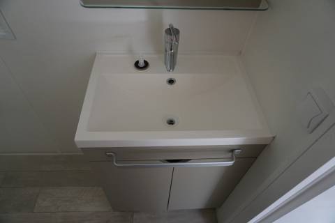 Meuble vasque du mobil home d'occasion sur parcelle en camping IRM Super Mercure 2 chambres