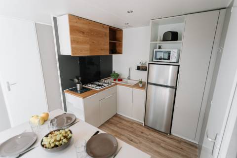 Cuisine du mobil home d'occasion 2 chambres O'HARA 804 2019 en camping 4*