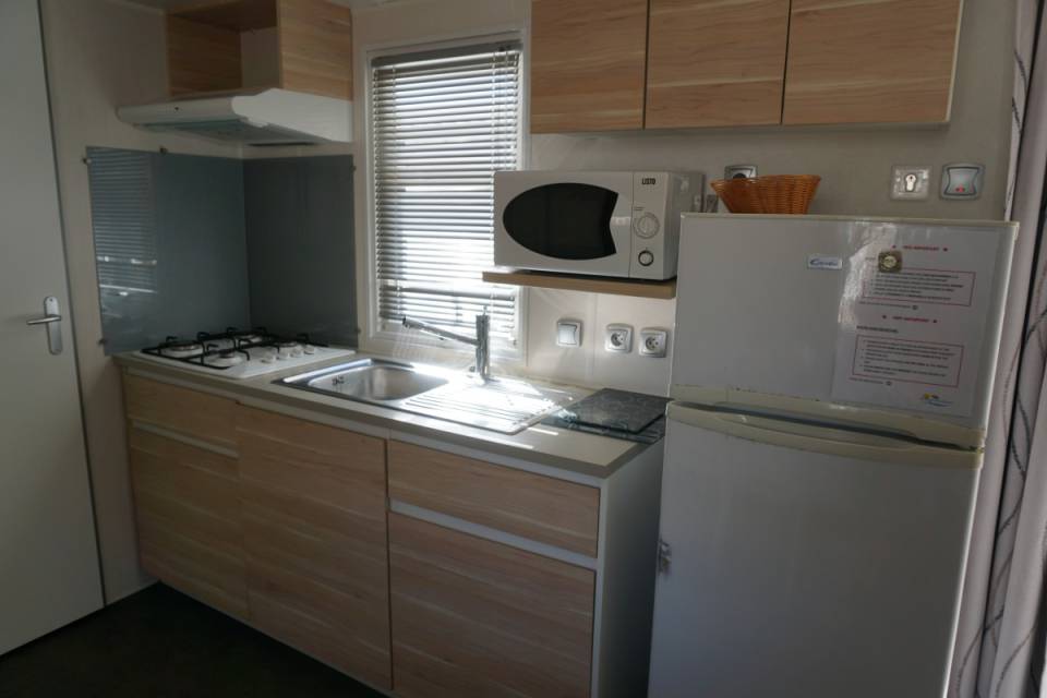 Cuisine du mobil home d'occasion 3 chambres O'HARA 784 installé en camping