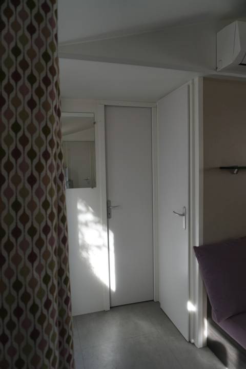 Couloir du mobil home d'occasion 2 chambres IRM ELEGANZIA 2018