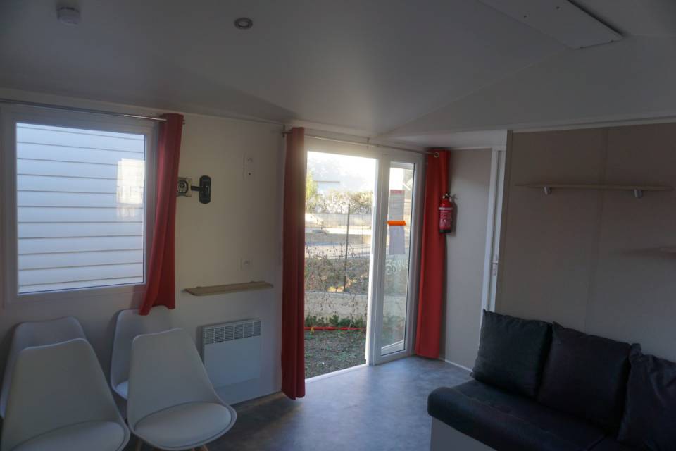 Pièce à vivre du mobil home neuf 2 chambres IRM Azalée 2021