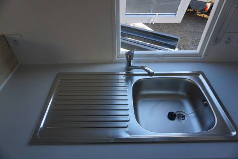 Évier inox du mobil home neuf 2 chambres IRM Azalée 2021