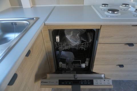 Lave vaisselle du mobil home neuf 2 chambres IRM Azalée 2021