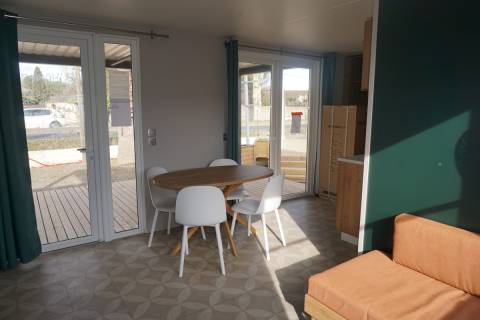 Séjour du mobil home neuf 2022 2 chambres O'Hara 844